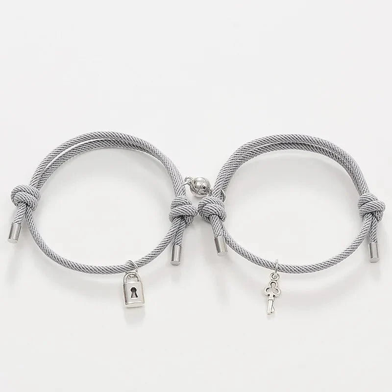 Skanto | Lås og Nøkkel Magnetisk Tau Armbånd Sett