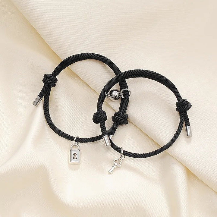 Skanto | Lås og Nøkkel Magnetisk Tau Armbånd Sett