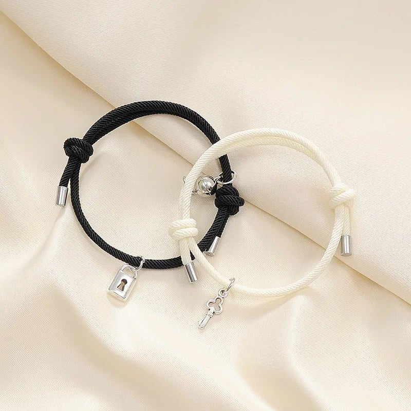 Skanto | Lås og Nøkkel Magnetisk Tau Armbånd Sett