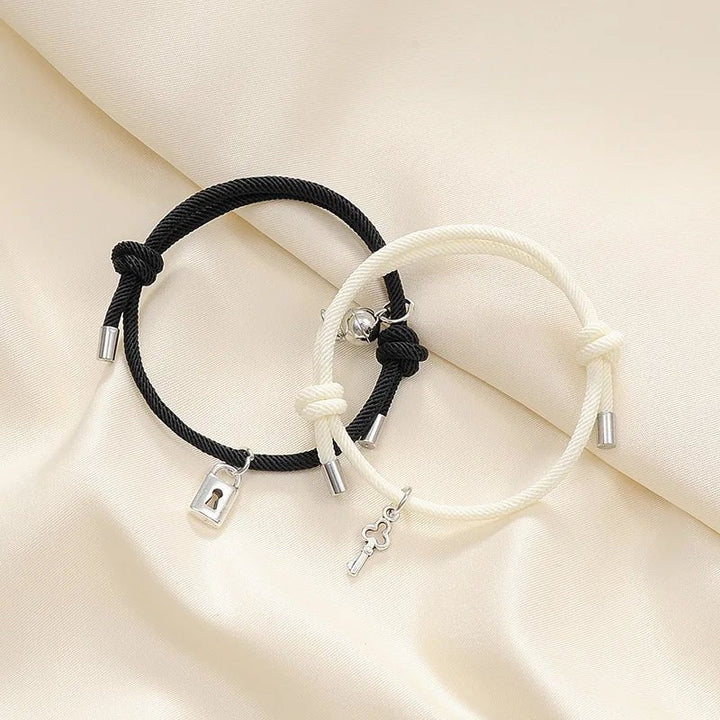 Skanto | Lås og Nøkkel Magnetisk Tau Armbånd Sett