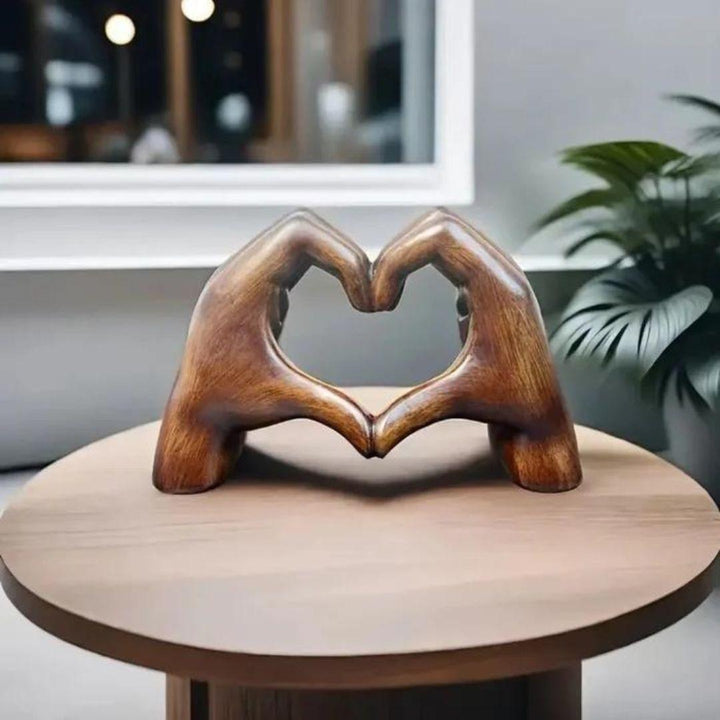 LoveSculpt – Handgefertigte Wohndekoration aus Holz mit rustikalem Charme