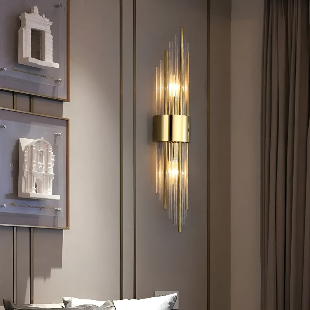 Vegglampe med krystalleffekt – Elegant design med gullfargede detaljer