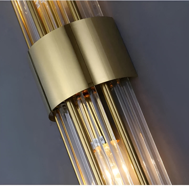 Vegglampe med krystalleffekt – Elegant design med gullfargede detaljer