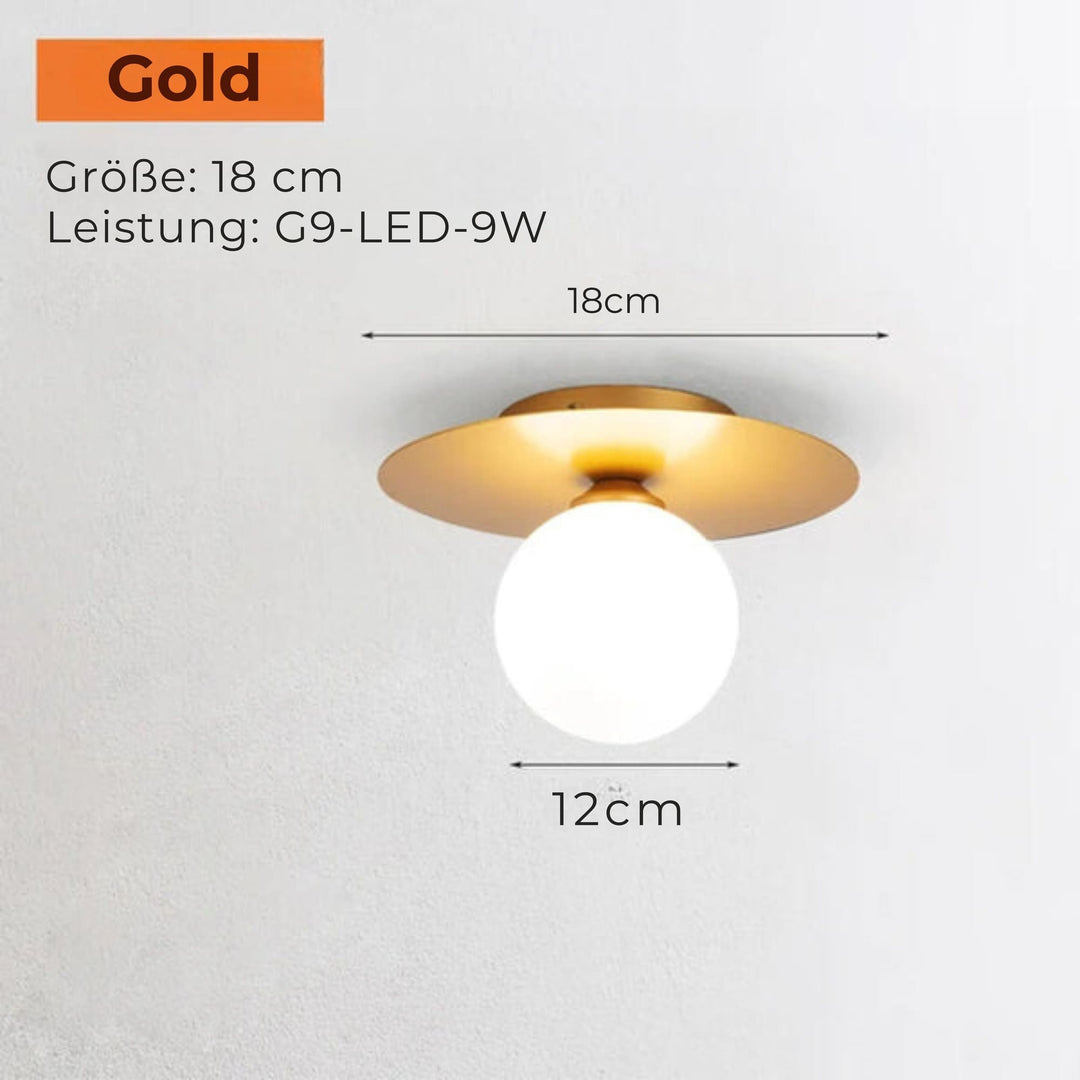 Skanto | LumiNoble | Tidøs lysekrone med gylden LED-kule design
