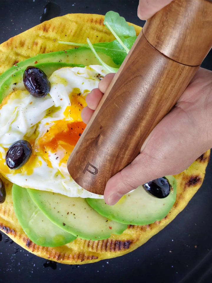 Skanto | Luxe Tre Salt- og Pepperkvernsett med Brett - WoodSpice