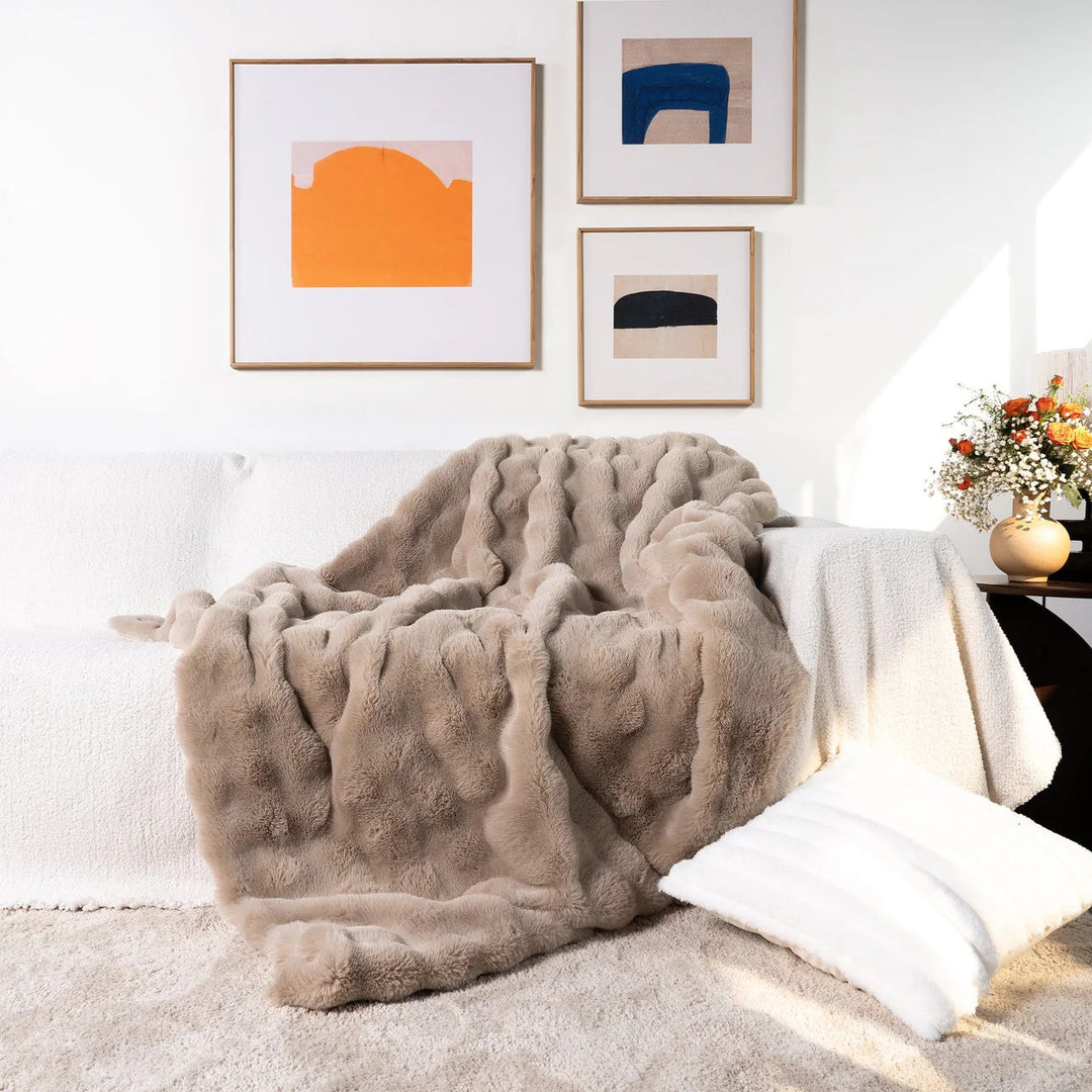 Skanto | Pluss Kunstpels Kastepledd