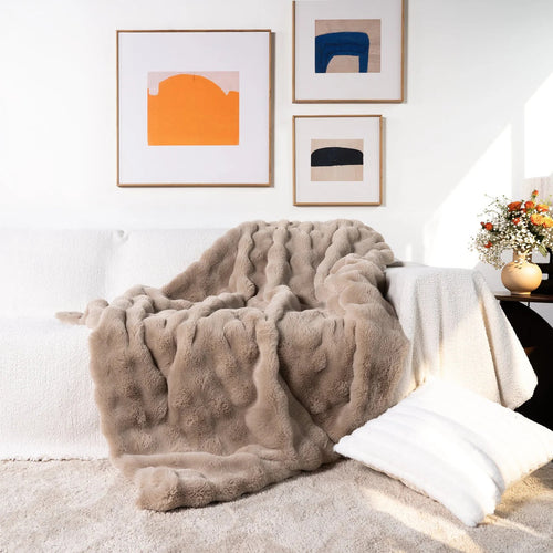Skanto | Pluss Kunstpels Kastepledd