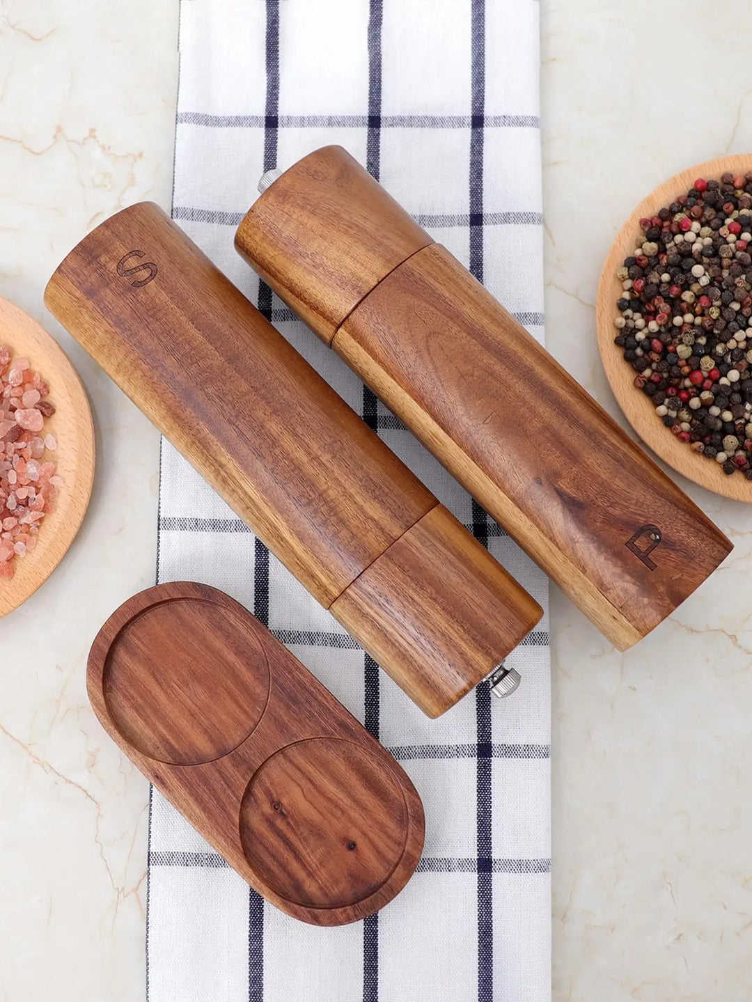 Frendorf | Luksus tre salt- og pepperkvernsett med brett - WoodSpice