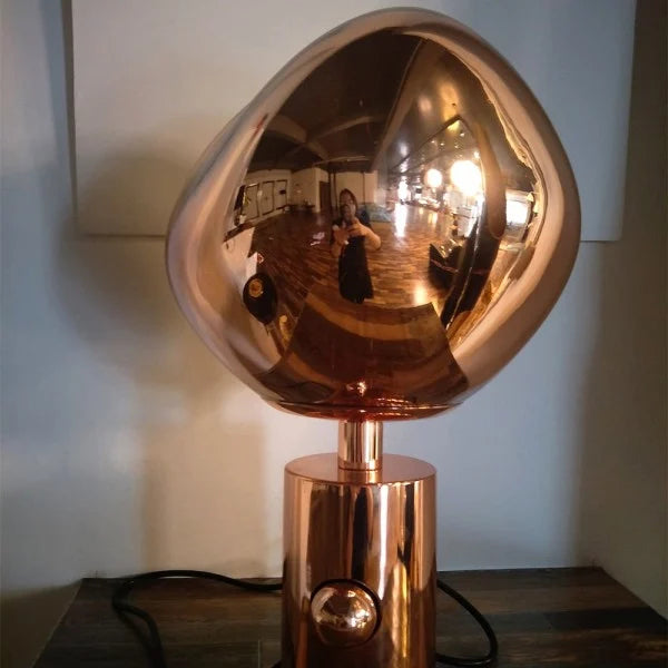 Meltique Lampe - Den Avant-Garde Belysningen for Ditt Rom | Skanto