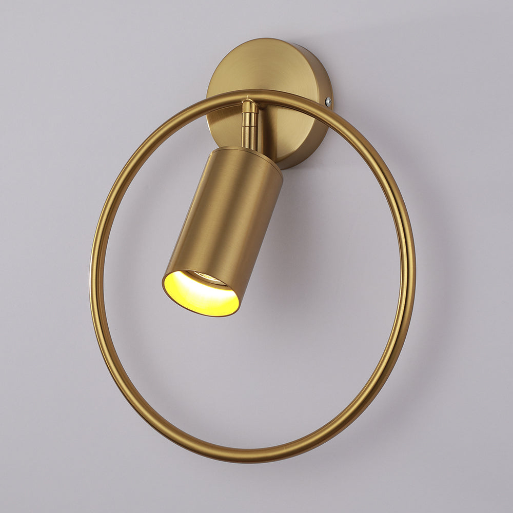 FlammeLuxe – Elegant Gull Vegglampe for Ambient Belysning Skanto
