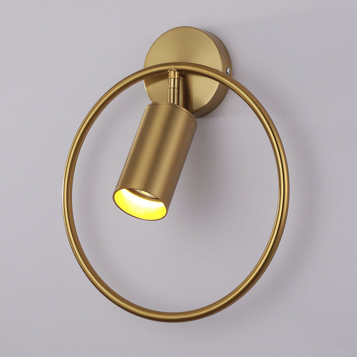 FlammeLuxe – Elegant Gull Vegglampe for Ambient Belysning Skanto