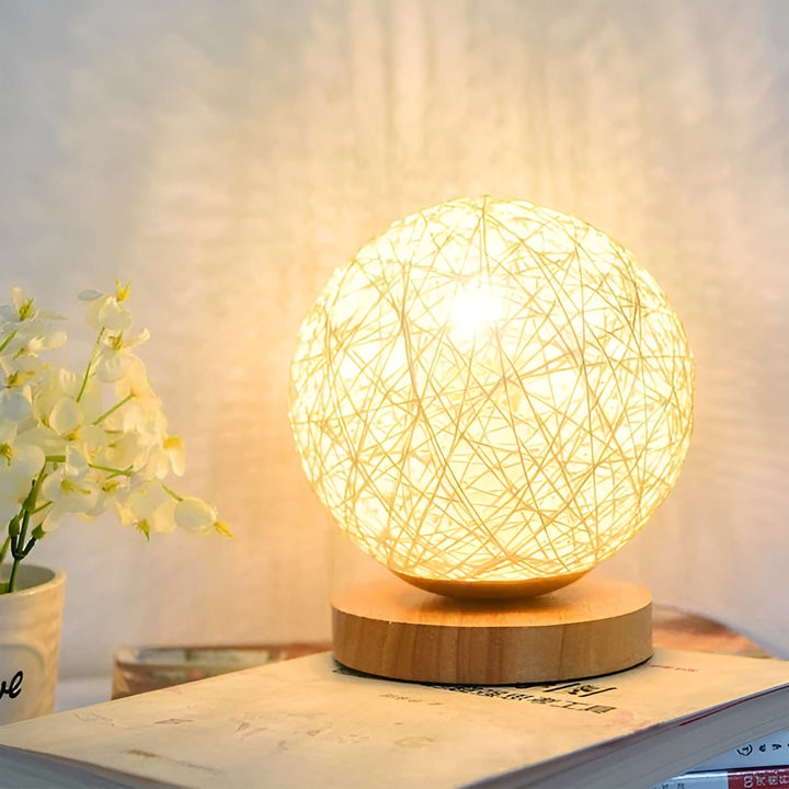 TwineGlow Lys - Moderen USB Oppladbar Rattan Bordlampe | Skanto