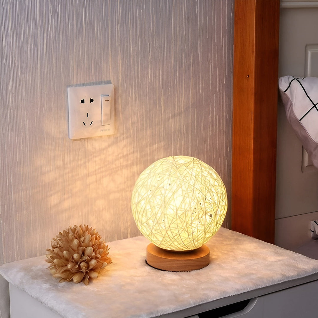 TwineGlow Lys - Moderen USB Oppladbar Rattan Bordlampe | Skanto
