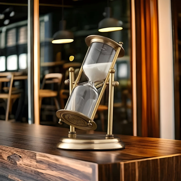 Tidsreisende timeglass – Stilig klokke til stuen eller kontoret