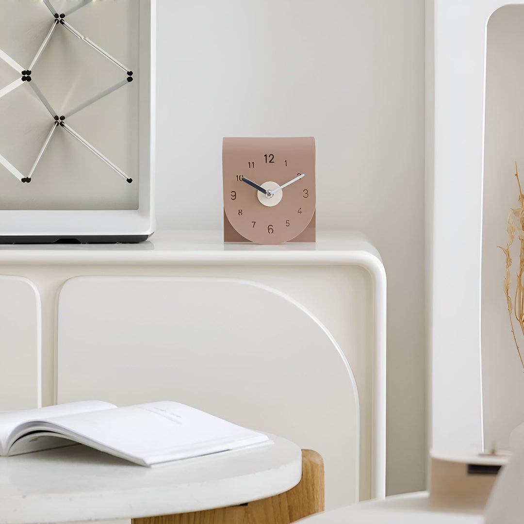 TimberCharm Klok – Dekorativ Bordklok | Skanto