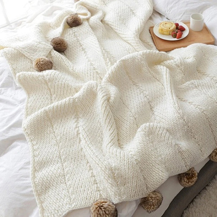 Skanto | KnitPom - Søtt Pompon Chenille Teppe