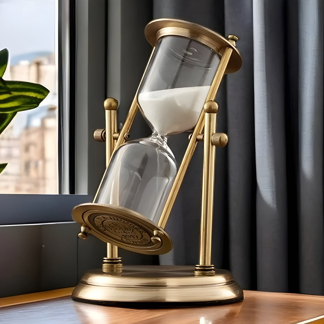 Tidsreisende timeglass – Stilig klokke til stuen eller kontoret
