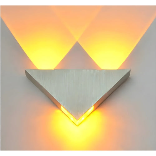 Skanto | Lys - Moderne Trekant Vegglampe LED Vegglampe