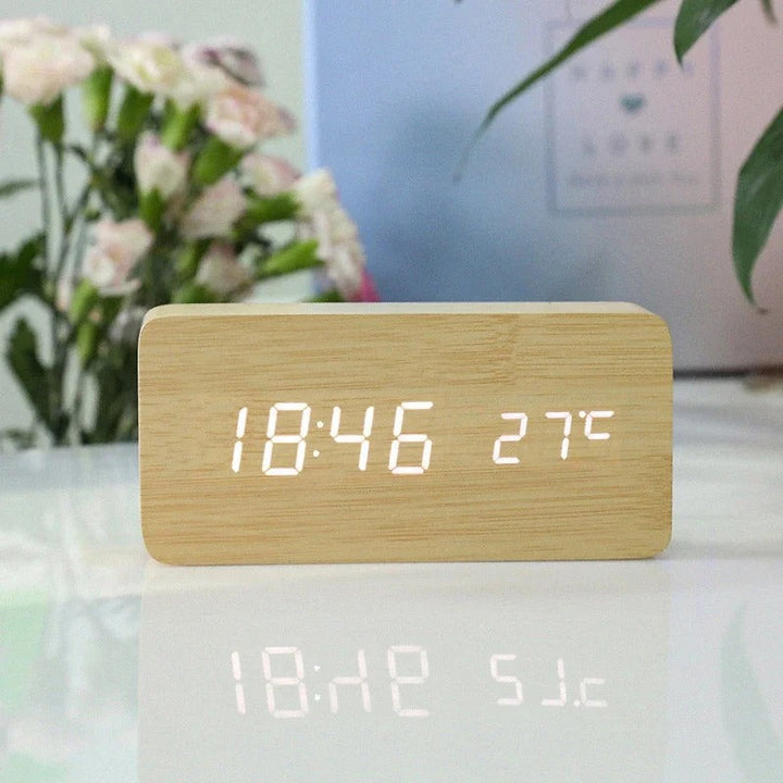 Skanto | Minimalistisk LED Klokke | Tre