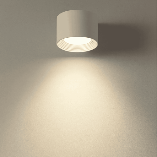 Skanto | Trådløs nordisk vegglampe med fjernkontroll