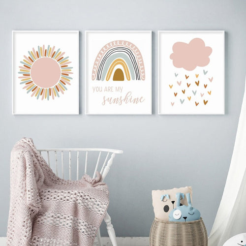 Boho Pink Rainbow Clouds Sunshine Nursery - Lerret Veggkunst Trykk | Skanto