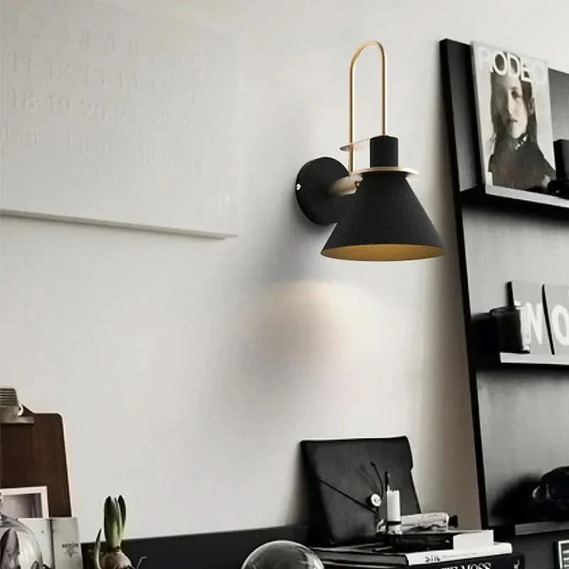 Skanto | Minimalist Vegglampe med Moderne Sleek Design