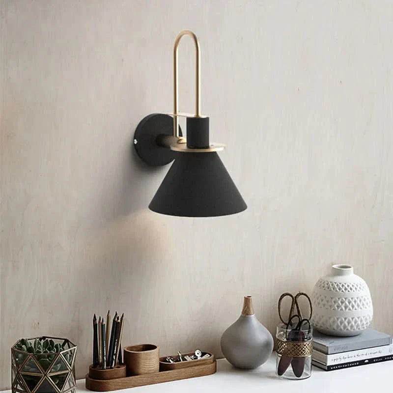 Skanto | Minimalist Vegglampe med Moderne Sleek Design