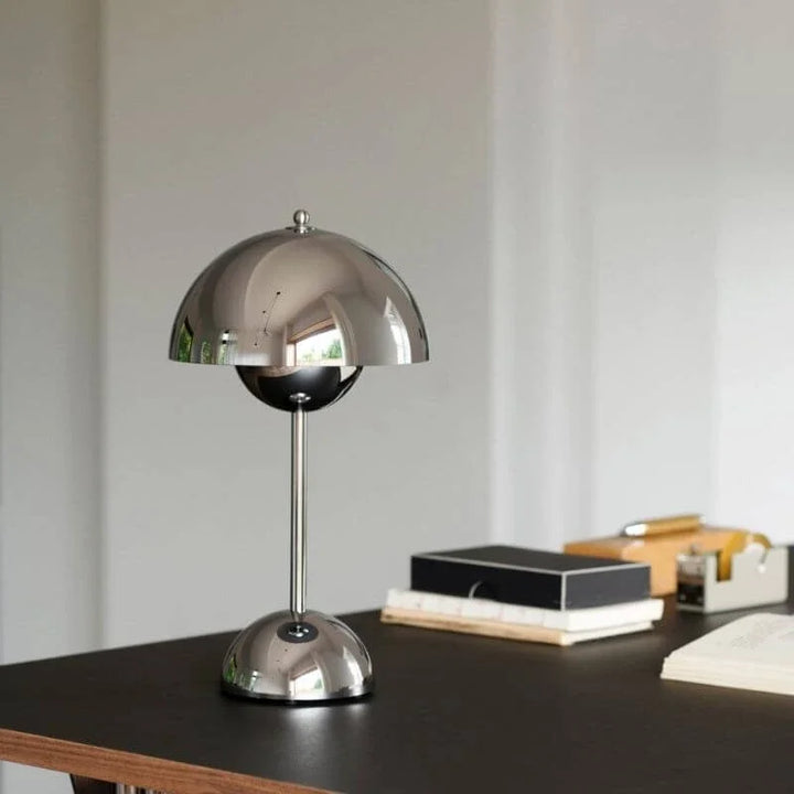 Skanto | Moderne Bordlampe - dette er USB ADVARSEL
