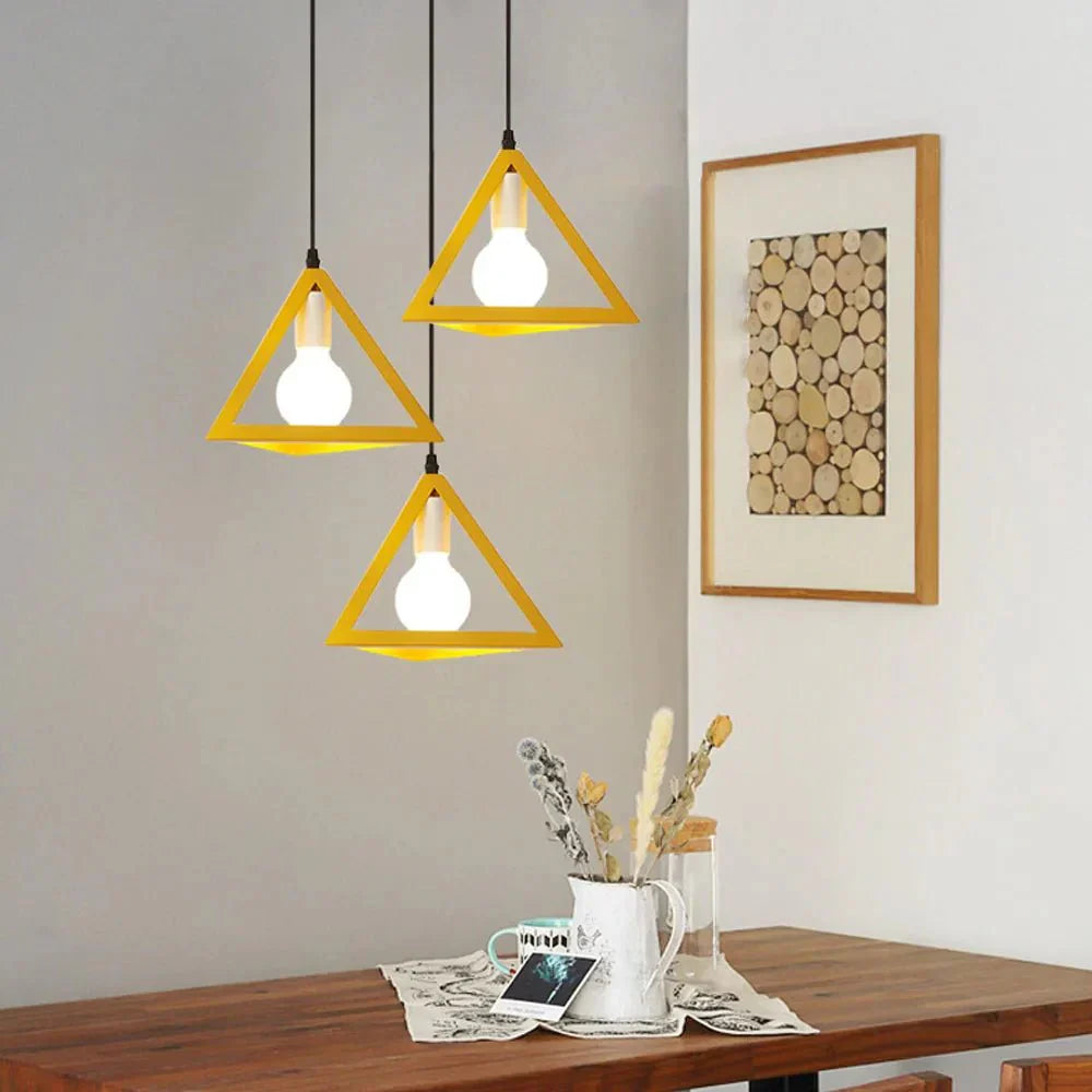 Minimalistisk Triangulær Pendellampe | Skanto