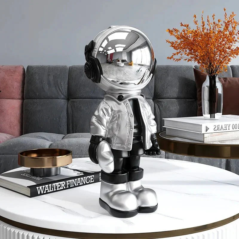 Moderne moderne astronautstatue i gullbelagt harpiksdekor | Skanto