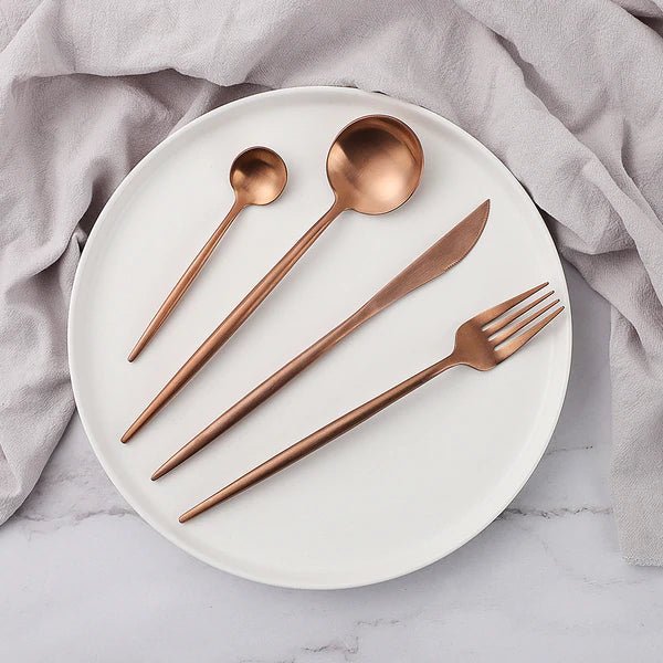 LuxeSet – Luksuriøst Minimalistisk 24-delt Bestikk i Rustfritt Stål | Skanto