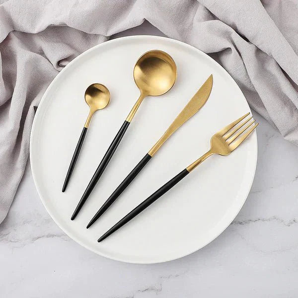 LuxeSet – Luksuriøst Minimalistisk 24-delt Bestikk i Rustfritt Stål | Skanto