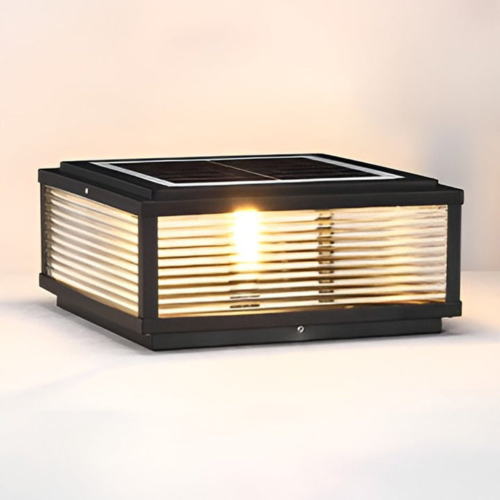 Skanto | Dekorativ postlampe med kvadratisk glasskjerm
