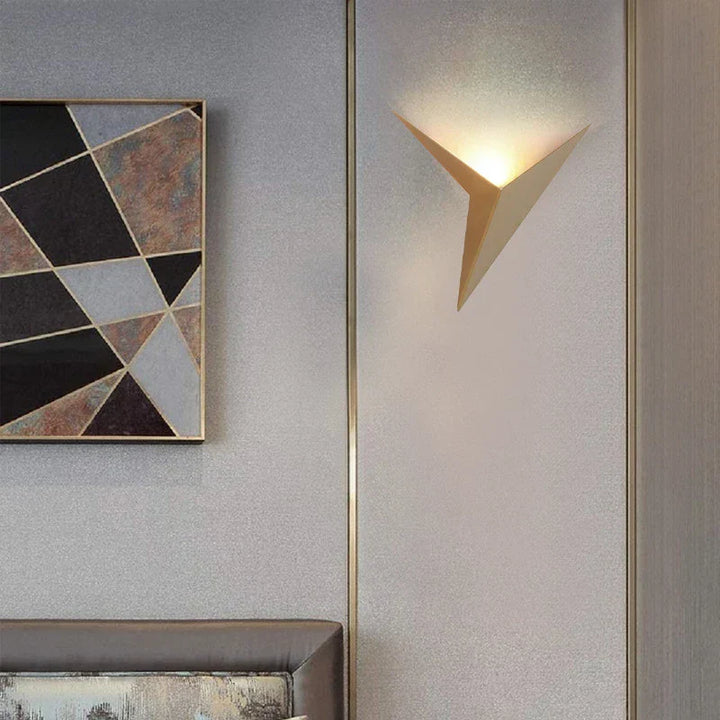 Skanto | Moderne Triangulær Vegglampe - TrigoLux