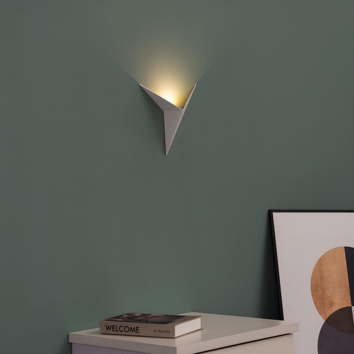 Skanto | Moderne Triangulær Vegglampe - TrigoLux