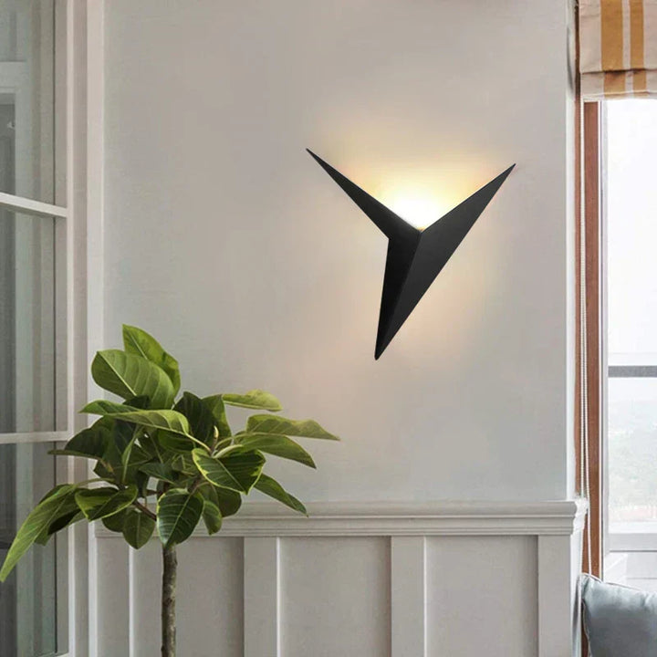 Skanto | Moderne Triangulær Vegglampe - TrigoLux