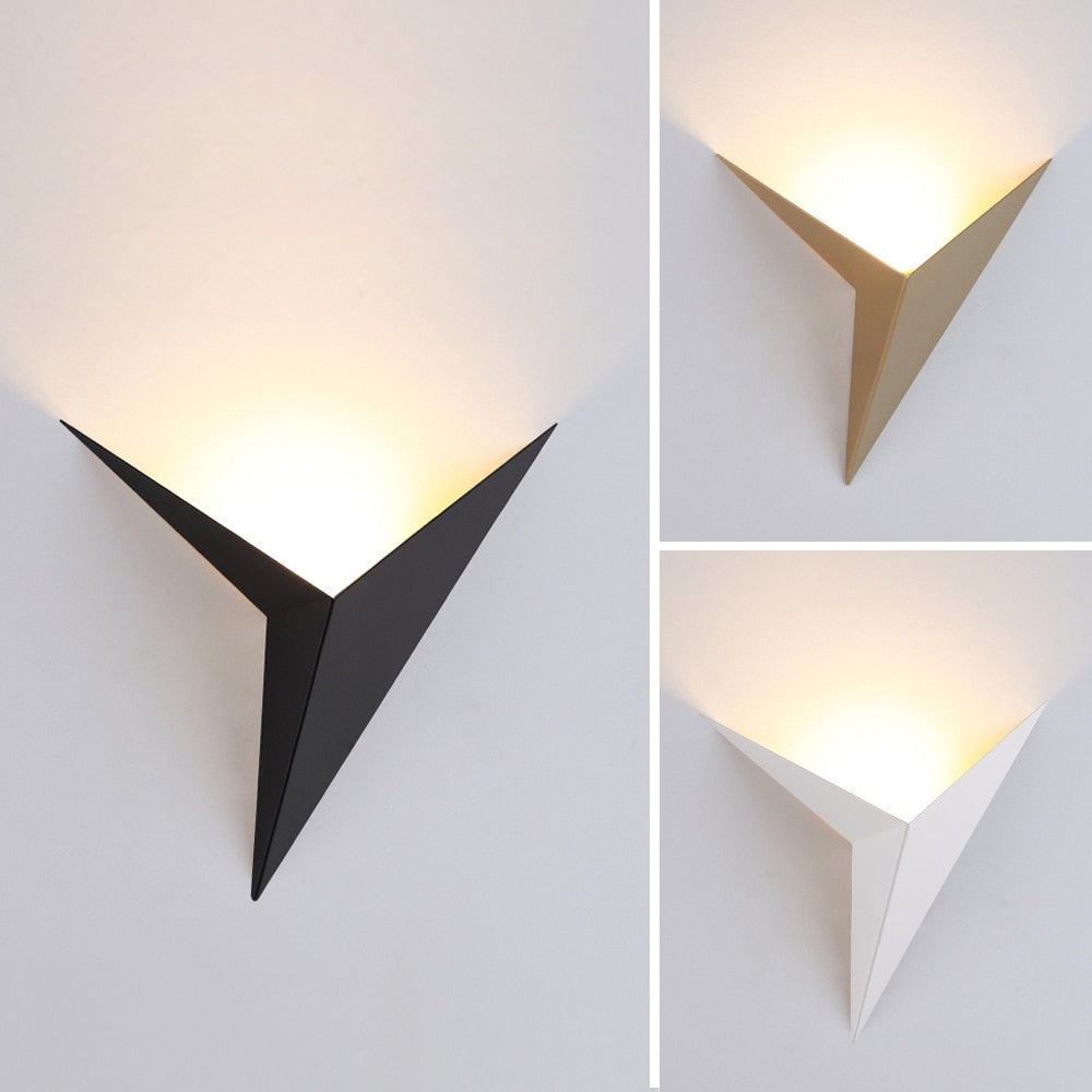 Skanto | Moderne Triangulær Vegglampe - TrigoLux