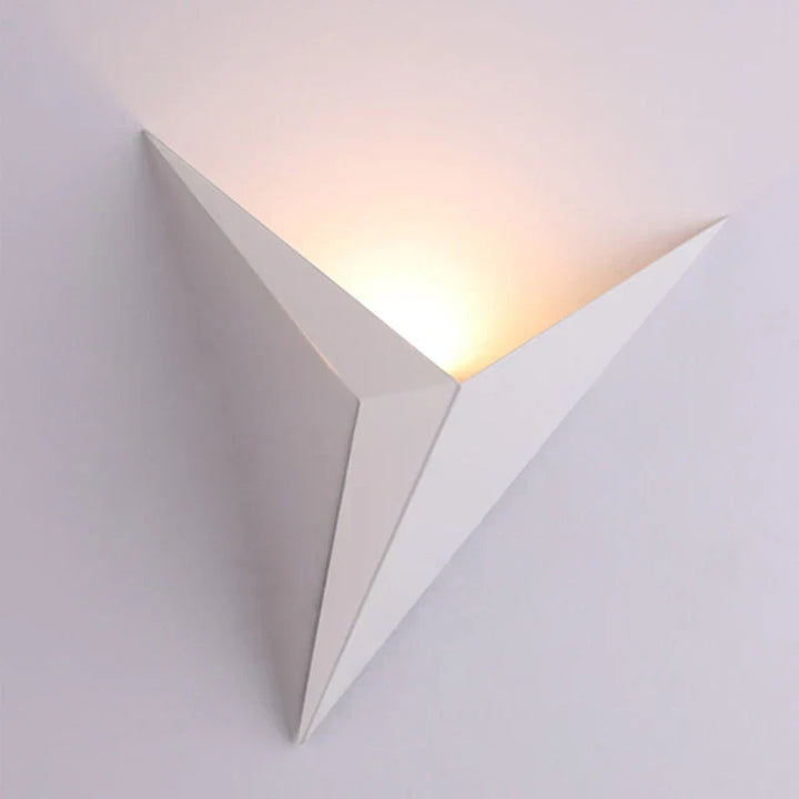 Skanto | Moderne Triangulær Vegglampe - TrigoLux