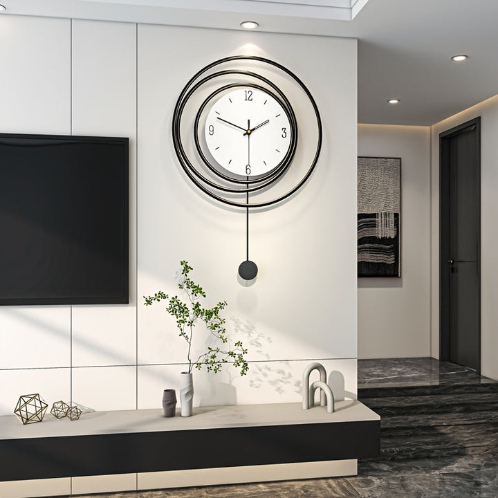 Skanto | Moderne klokke med metallfinish