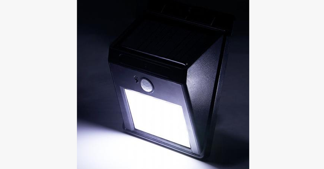Skanto | Solar LED Sensor Vegglampe – Gjør din del for miljøet og øk sikkerheten i området ditt