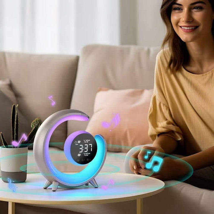 Skanto | Multifunksjonell Nattlampe med RGB & Vekkerklokke Funksjon – Lumivo