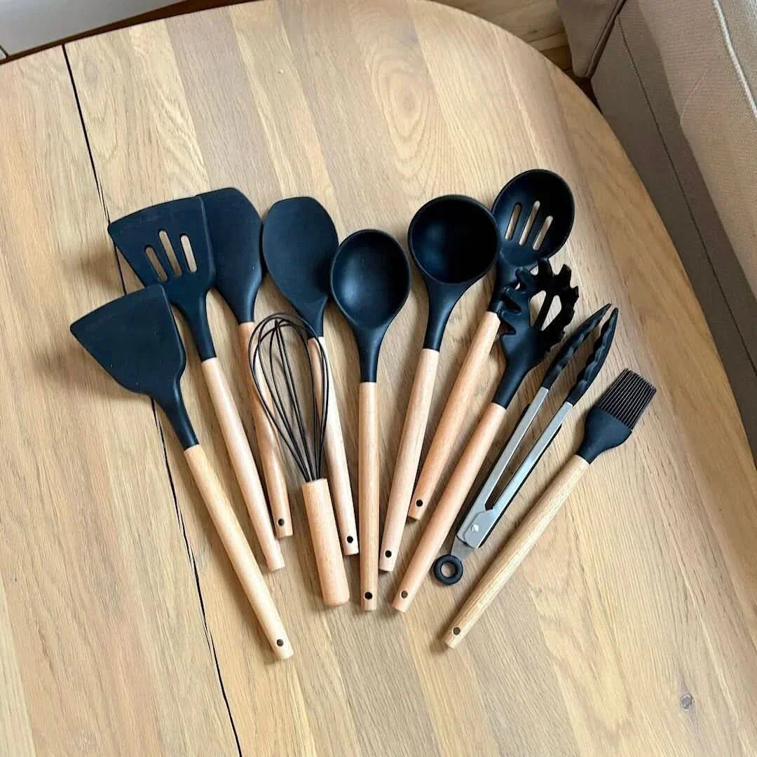 Ungiftiges, BPA-freies Silikon-Kochgeschirr-Set mit Holzgriffen Lattea
