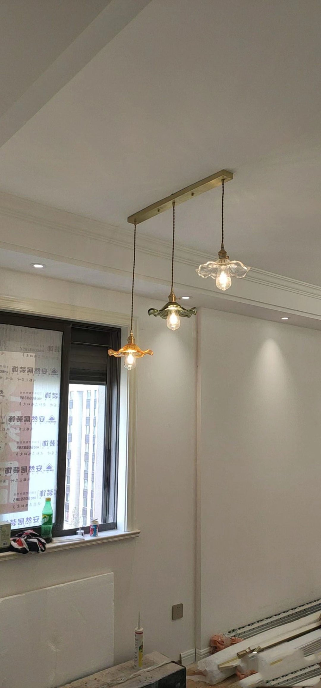 Skanto | NORDISK DESIGN LED HENGENDE LAMPE | FARGET GLASS & KOPPER BELYSNING FOR SOVEROM, STUE & BAR