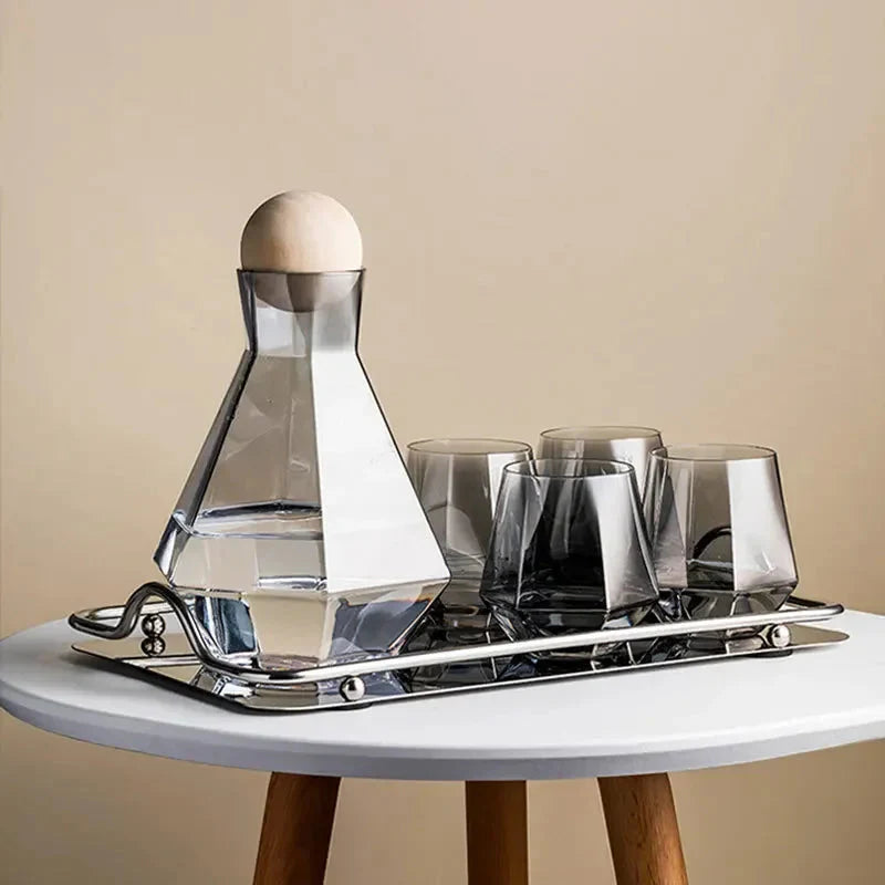 Nordisk prisme glasskaraffel med trelokk | Skanto