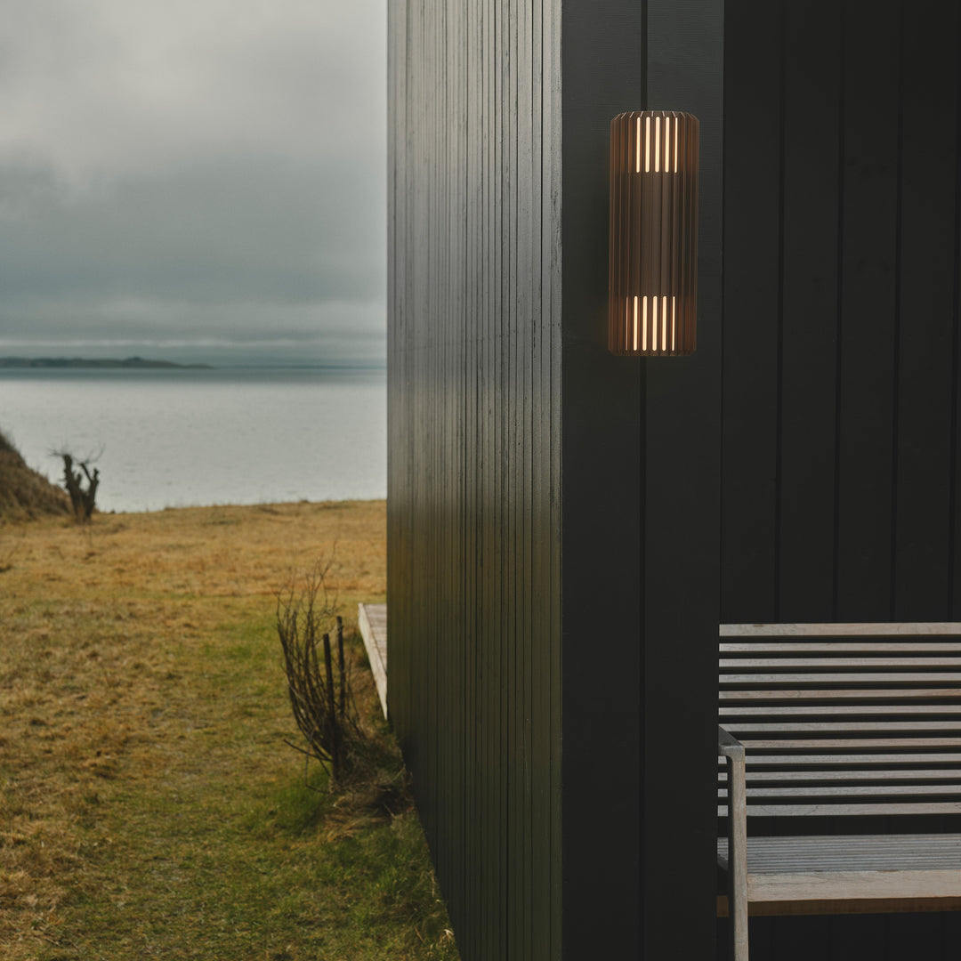 Skanto | Stilig utendørs vegglampe opp-ned