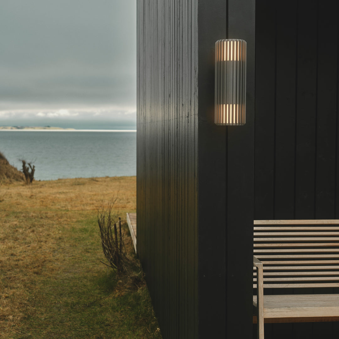 Skanto | Stilig utendørs vegglampe opp-ned