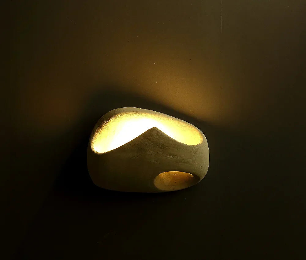 Skanto | Minimalistisk Vegglampe med Wabi-Sabi Estetikk