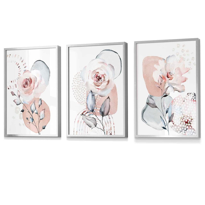 Abstrakt, rosa og grå blomsterveggkunst med rammer