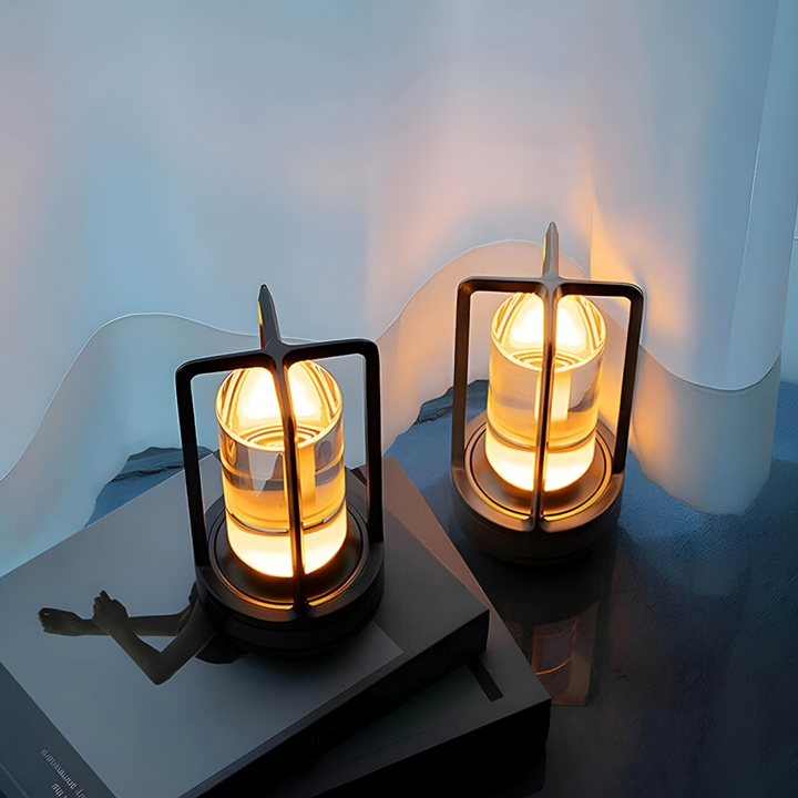 Skanto - Vanntett og bærbar bordlampe, belyst med stil