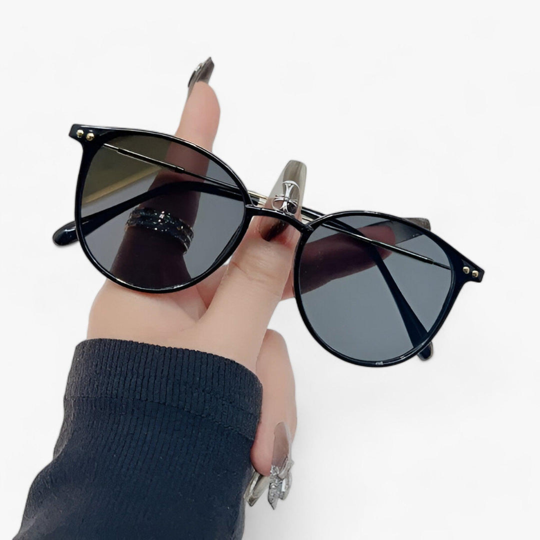 Luksus kvinners solbriller med rund ramme - Liora | Skanto